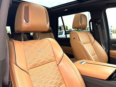 Used 2021 Cadillac Escalade Sport RWD image 26