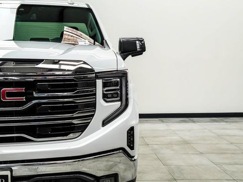 Used 2025 GMC Sierra 1500 SLT AWD/4WD image 4