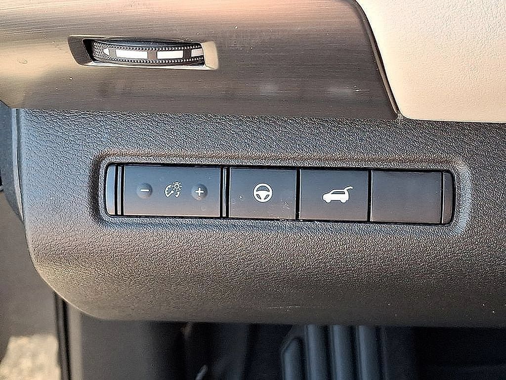 Used 2025 Nissan Pathfinder SL w/ SL Premium Package AWD/4WD image 27