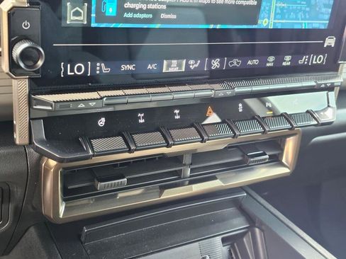 Used 2025 GMC Hummer EV 3X w/ Extreme Off-Road Package image 35