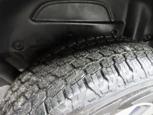 Used 2022 Jeep Wrangler Unlimited Sahara w/ LED Lighting Group image 29