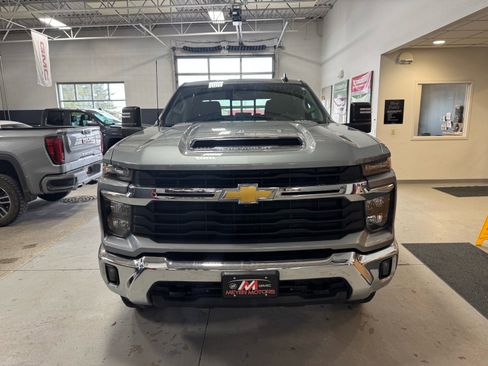 Used 2024 Chevrolet Silverado 2500 LT w/ Texas Edition image 2