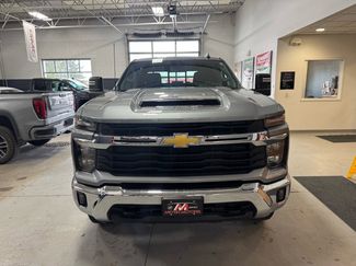 Used 2024 Chevrolet Silverado 2500 LT w/ Texas Edition video 2