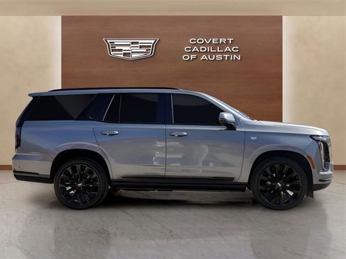 Used 2025 Cadillac Escalade Sport Platinum w/ LPO, ONYX Package image 5