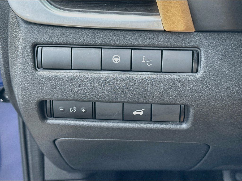 Used 2023 Nissan Rogue Platinum w/ Platinum Premium Package FWD image 10