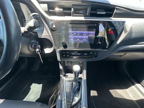 Used 2019 Toyota Corolla SE FWD image 13