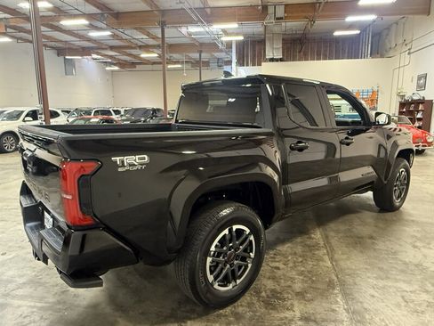 Used 2026 Toyota Tacoma TRD Sport AWD/4WD image 9