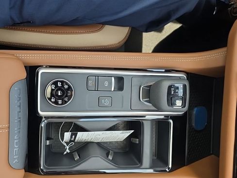 New 2026 Nissan Pathfinder Platinum AWD/4WD image 27