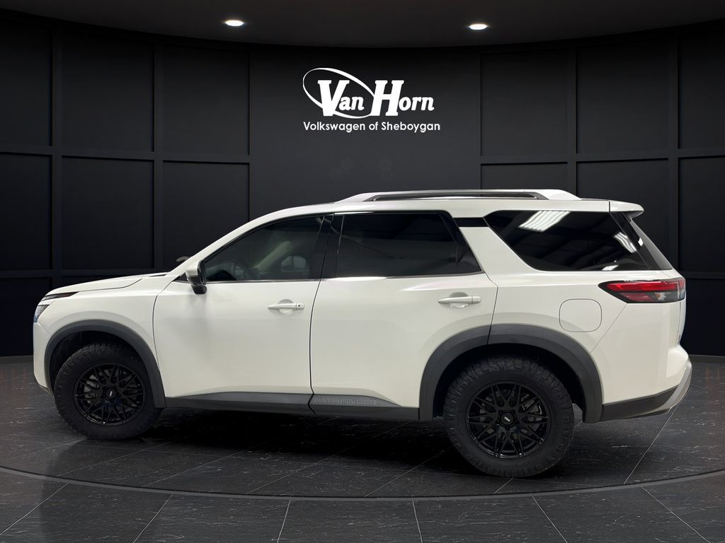 Used 2023 Nissan Pathfinder SL AWD/4WD image 4