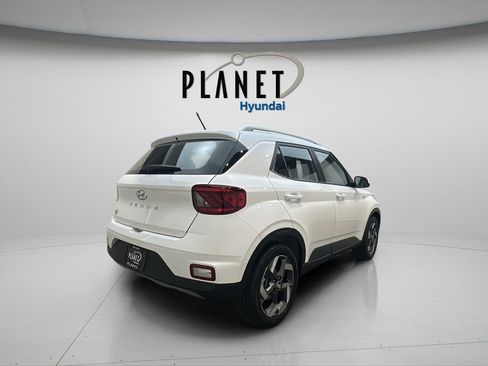 New 2026 Hyundai Venue SEL FWD image 6