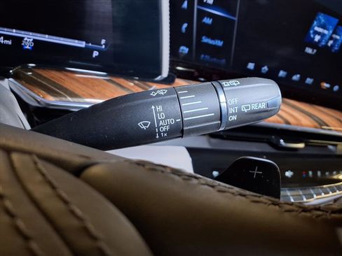 Certified 2023 Cadillac Escalade ESV Sport Platinum w/ Heavy-Duty Trailer Package image 11