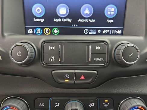 Used 2024 GMC Terrain SLT image 35