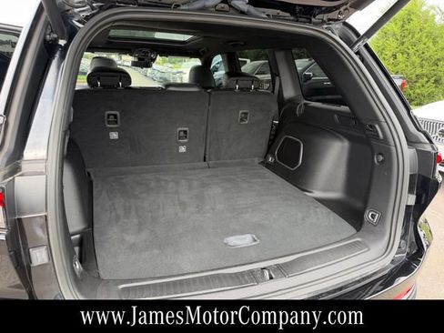 Used 2025 Jeep Grand Cherokee Limited w/ Luxury Tech Group II AWD/4WD image 19