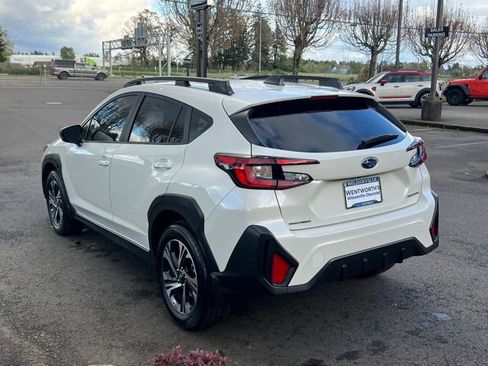 Used 2024 Subaru Crosstrek 2.0i Premium w/ Crosstrek Mirror Package image 5