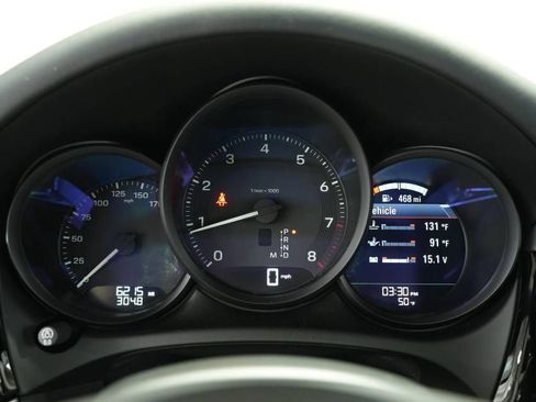 Certified 2025 Porsche Macan image 14