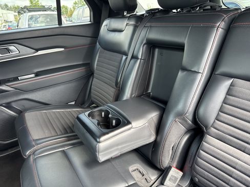 Used 2025 Ford Explorer ST-Line w/ ST-Line Street Pack AWD/4WD image 22