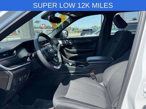 Used 2024 Jeep Grand Cherokee L Laredo w/ Luxury Tech Group I AWD/4WD image 13