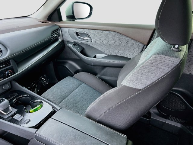 Certified 2023 Nissan Rogue SV FWD image 5