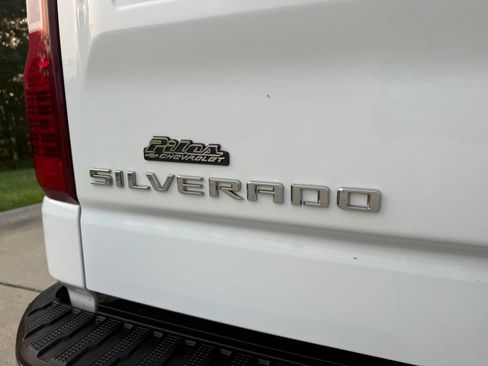 Used 2024 Chevrolet Silverado 1500 LT AWD/4WD image 7