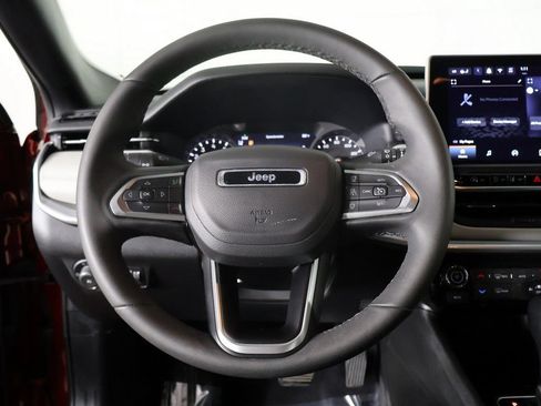 Used 2025 Jeep Compass Limited AWD/4WD image 36