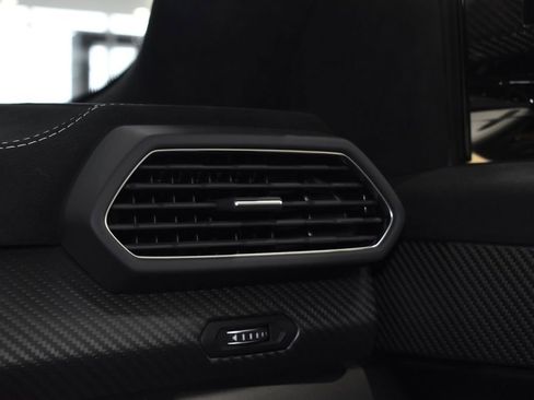 Used 2023 Lamborghini Urus Performante image 49