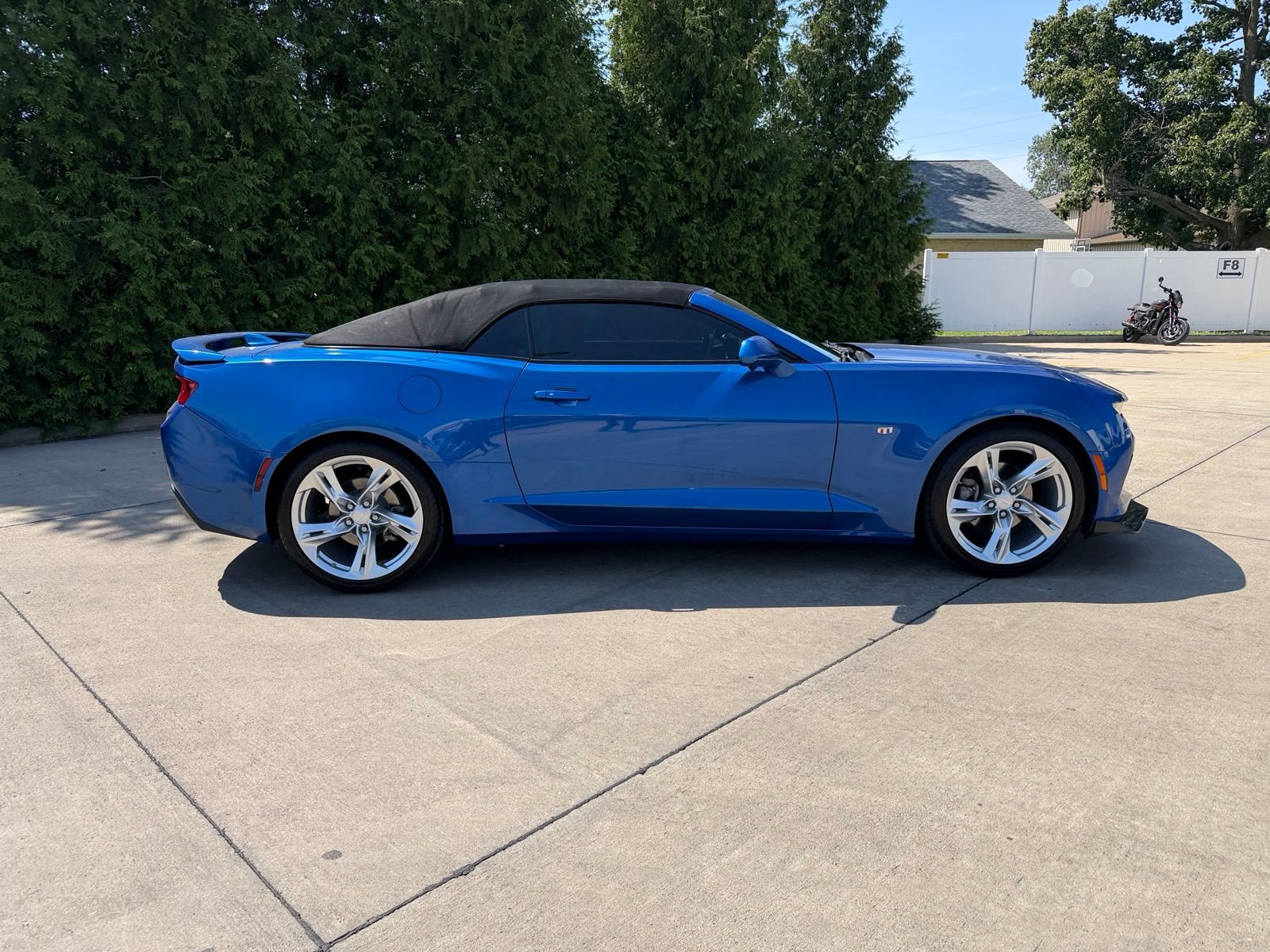 Used 2018 Chevrolet Camaro LT RWD image 32