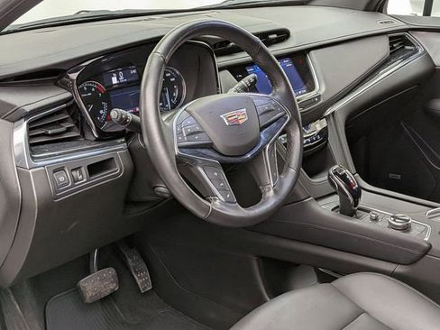 Certified 2023 Cadillac XT5 Premium Luxury image 9