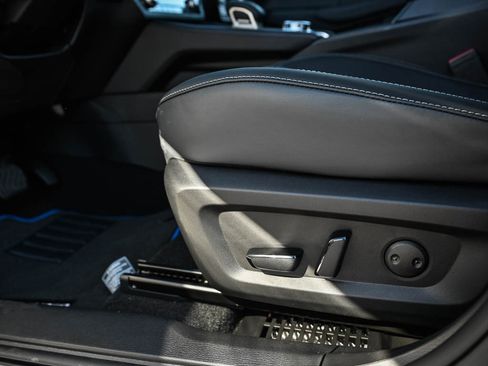 New 2025 Mitsubishi Outlander SE image 18