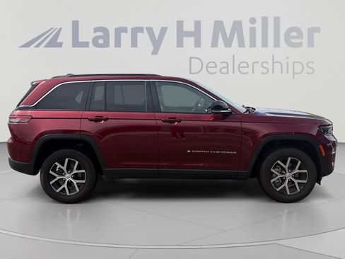 Used 2024 Jeep Grand Cherokee Limited AWD/4WD image 6