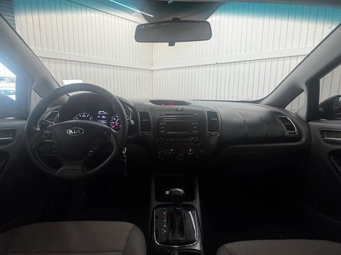 Used 2017 Kia Forte LX image 12