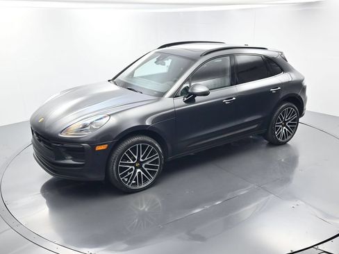 Certified 2026 Porsche Macan AWD/4WD image 34