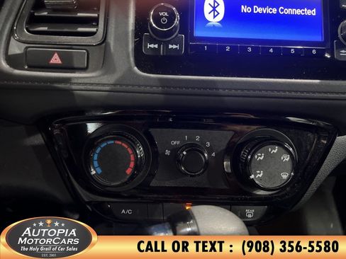 Used 2021 Honda HR-V LX image 26