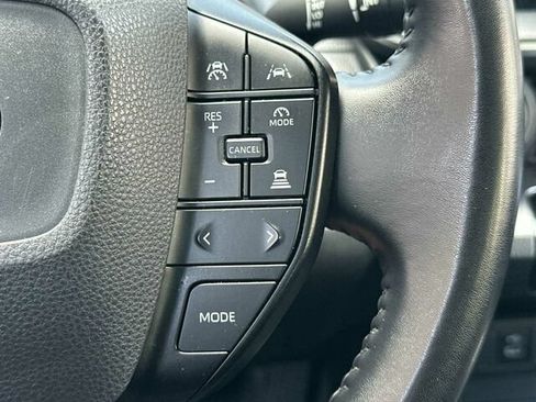 Used 2024 Toyota Prius LE FWD image 28