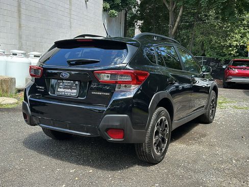 Used 2023 Subaru Crosstrek 2.0i image 3