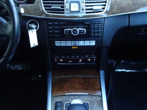 Used 2015 Mercedes-Benz E 350 4dr Sdn E 350 Sport 4MATIC image 16