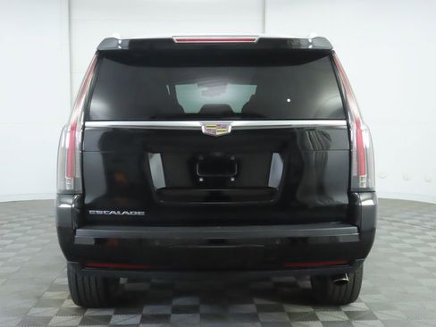Used 2020 Cadillac Escalade Luxury w/ LPO, Radiant Package image 6