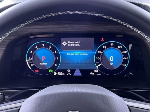 New 2025 Volkswagen Atlas SEL image 15