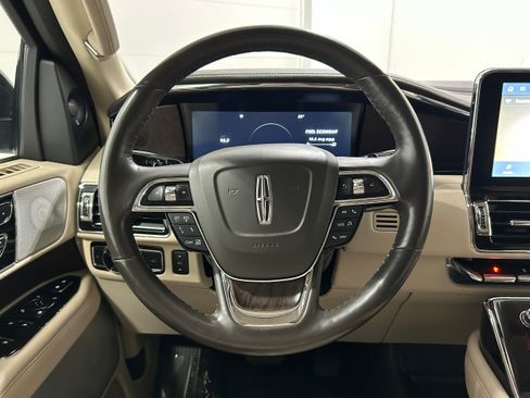 Used 2020 Lincoln Navigator L Reserve w/ Luxury Package AWD/4WD image 13