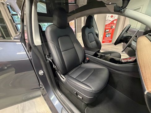 Used 2020 Tesla Model Y Long Range image 4