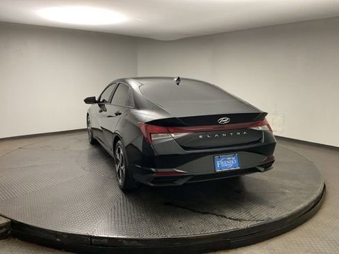 Used 2023 Hyundai Elantra SEL w/ Convenience Package FWD image 5