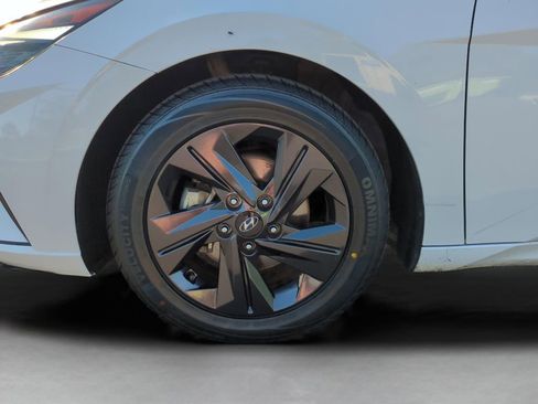 Certified 2023 Hyundai Elantra SEL FWD image 23
