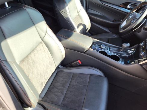 Used 2023 Nissan Maxima SR w/ Sport Mat Group FWD image 10