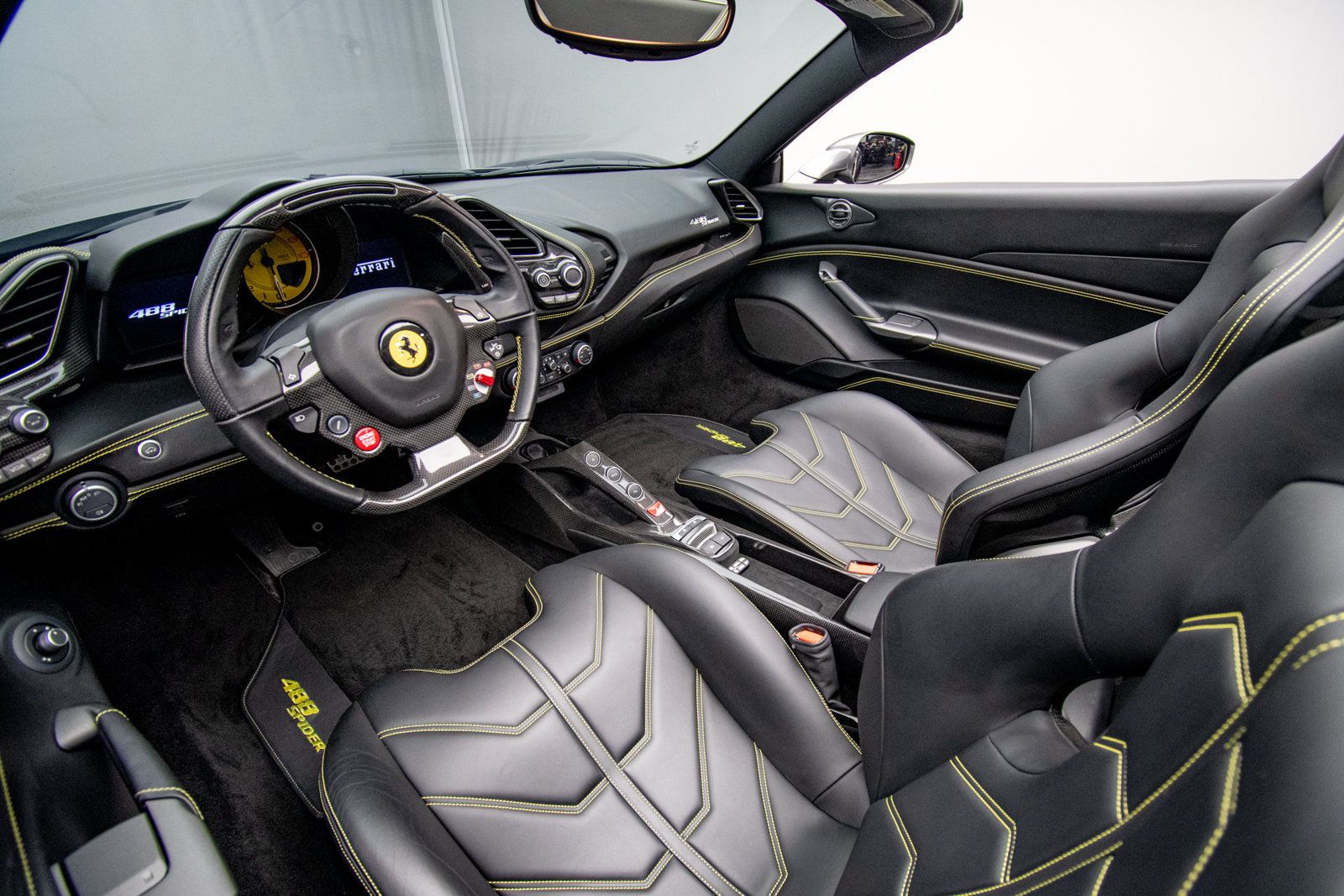 Used 2017 Ferrari 488 Spider RWD image 18