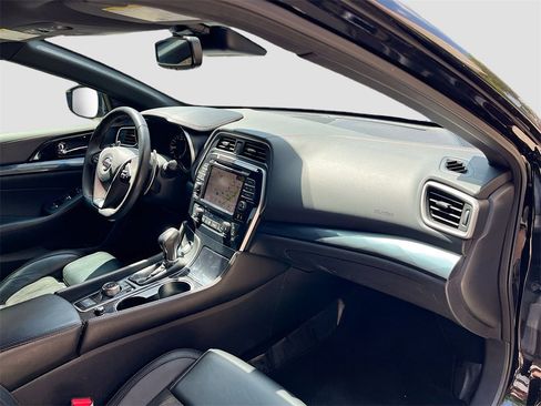 Used 2022 Nissan Maxima SR w/ Sport Mat Group image 30