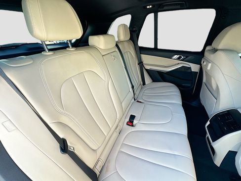 Used 2021 BMW X5 sDrive40i image 30