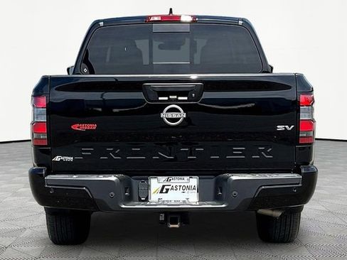 Used 2024 Nissan Frontier SV w/ SV Convenience Package RWD image 6
