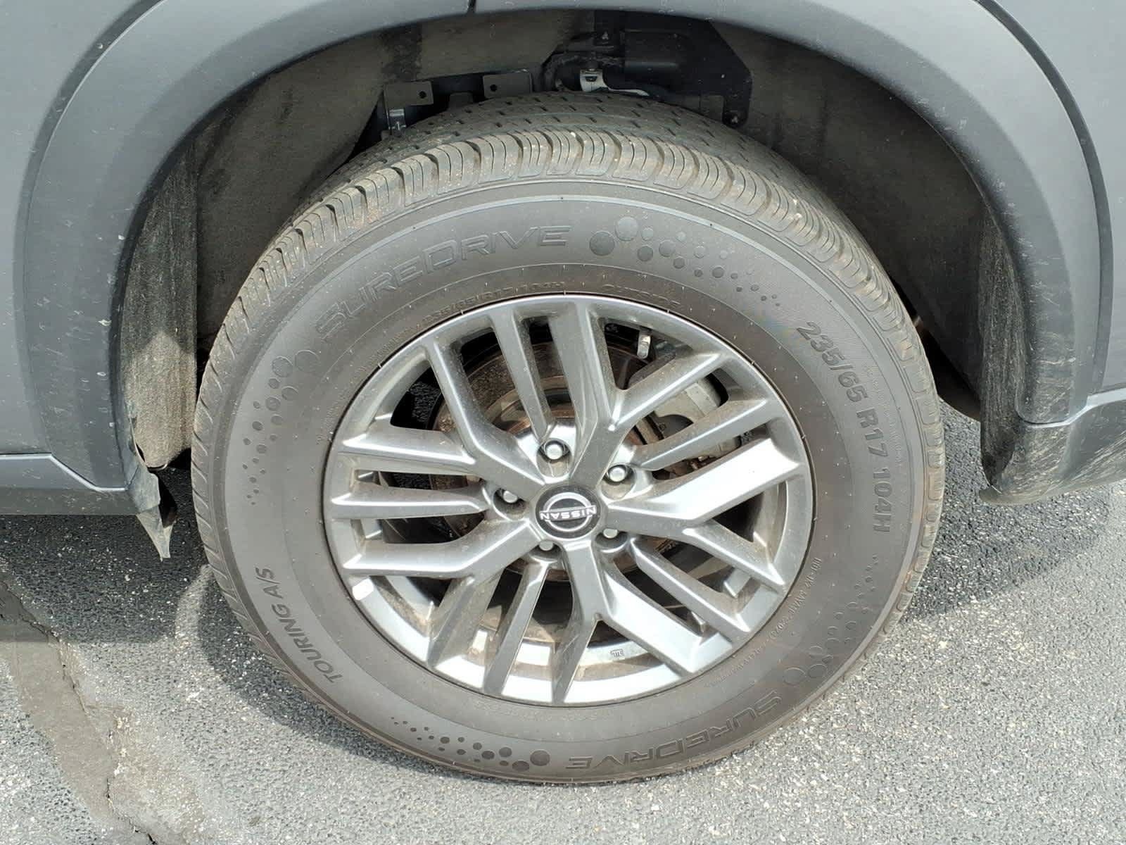 Used 2024 Nissan Rogue S AWD/4WD image 10
