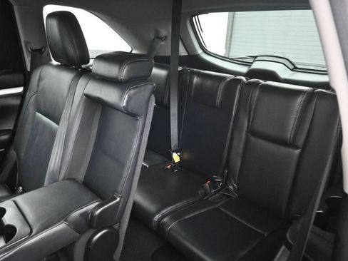 Used 2017 Toyota Highlander XLE AWD/4WD image 31