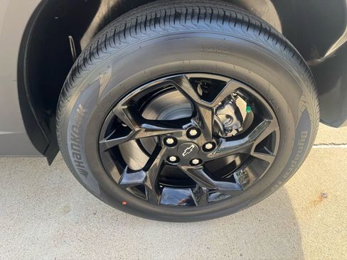 New 2026 Chevrolet Trax LT w/ Midnight Edition image 8