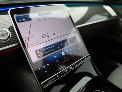 Used 2025 Mercedes-Benz S 63 AMG S image 18